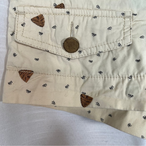 Anthropologie Daughters of the Liberation bee and beehive embroidered shorts - Picture 3 of 9